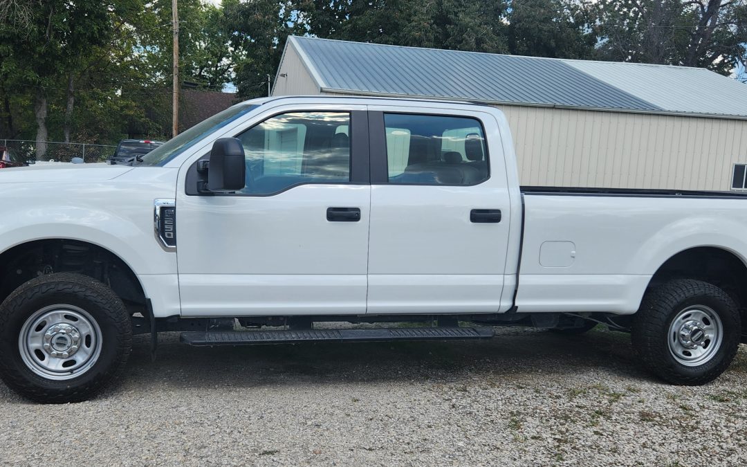 $28900 2021 Ford F-250SD Crew Cab 4×4 6.2L V8 white 113K miles